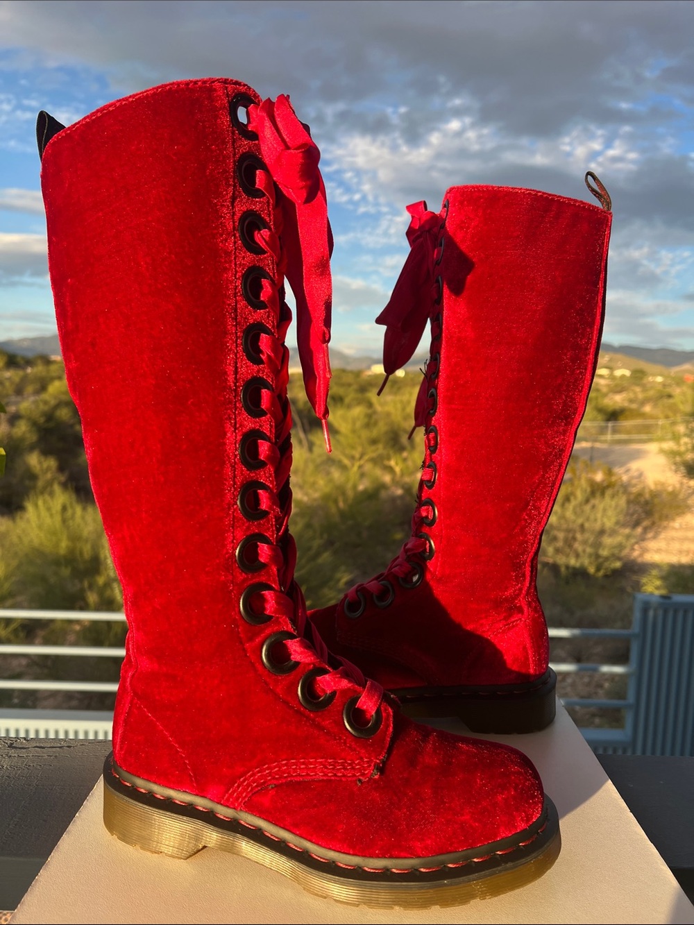 ❤️ Rare EC Dr. Martens Red Velvet 20 Eye Lace Up Knee High Boots ❤️